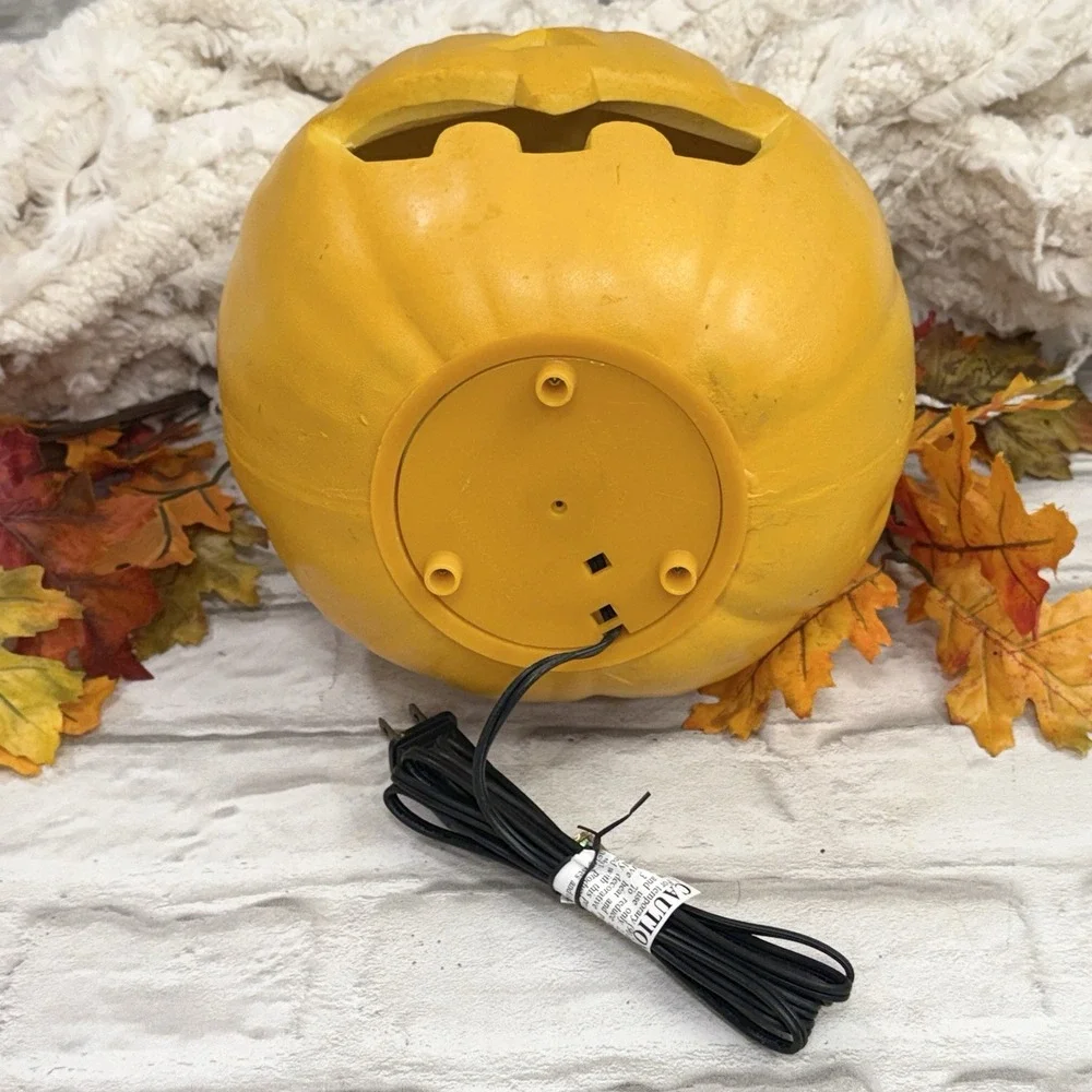 Halloween Jack O'Lantern Foam Blow Mold Light Up Pumpkin Happy Face 